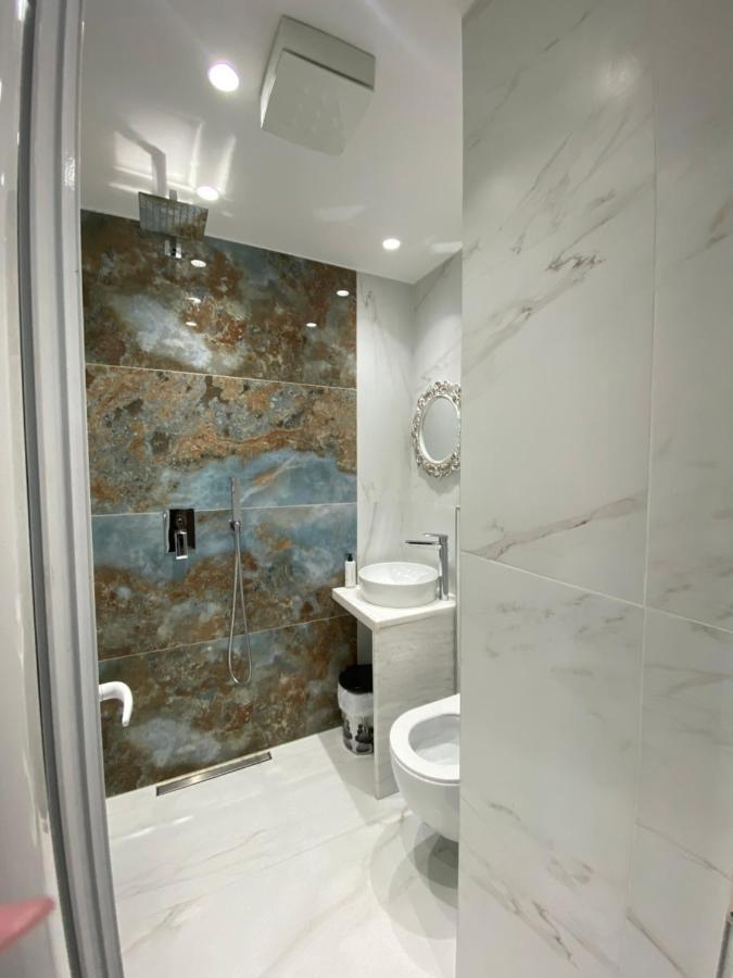 Apartament In Blloku In Front Of Taiwan 地拉那 外观 照片